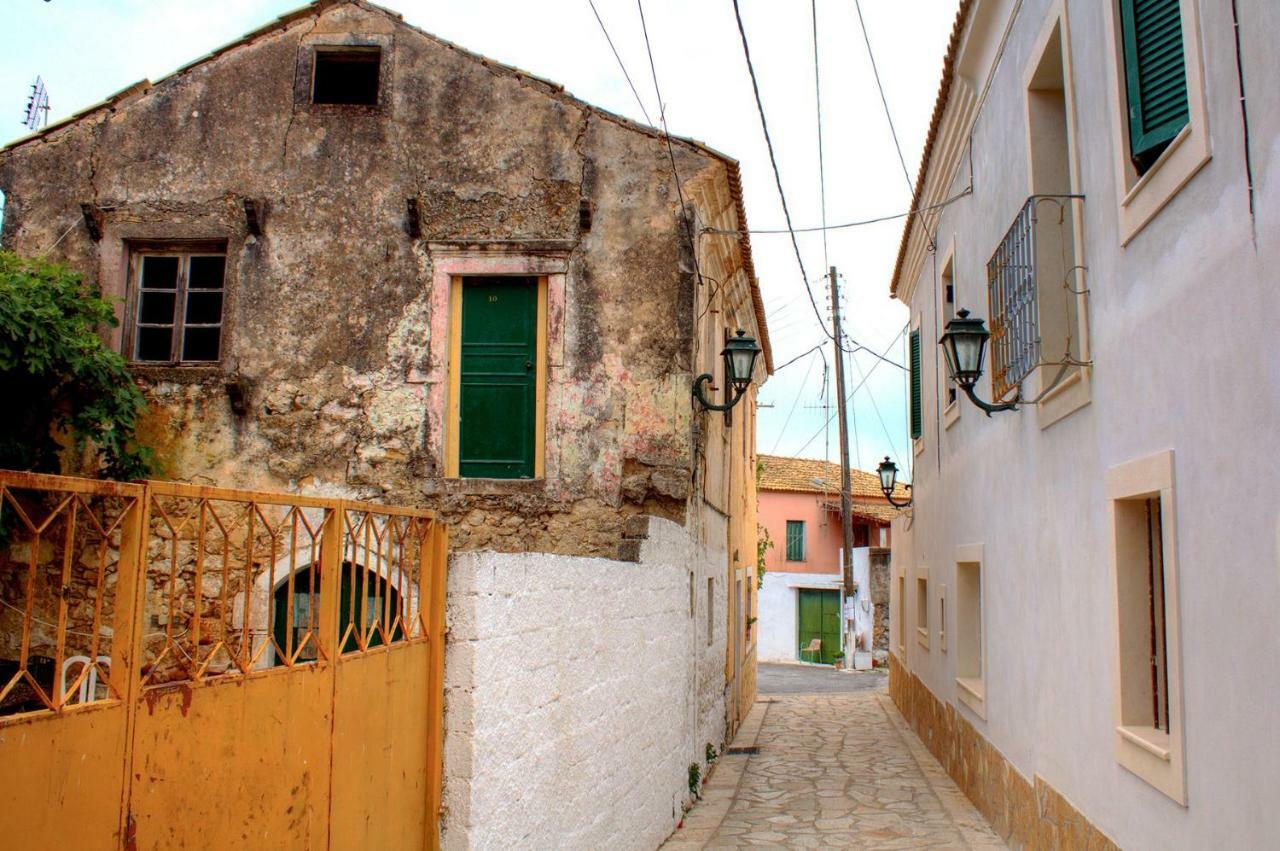 Country Traditional House In Corfu Village, Greece Sinarades Экстерьер фото